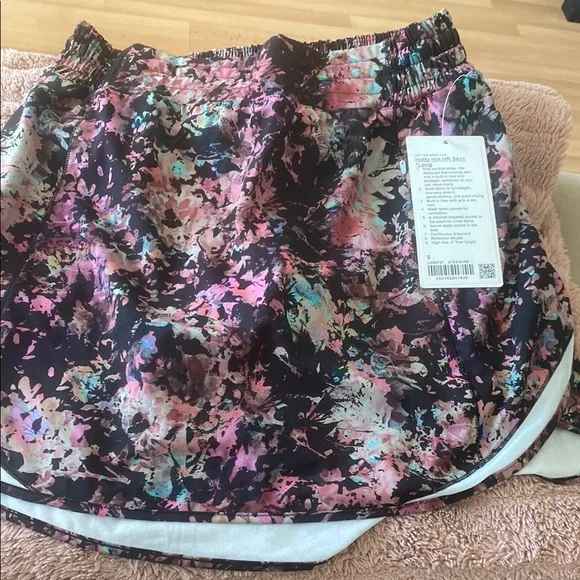 Lululemon Athletica Hotty Hot HR Skirt (tall) - Picture 1 of 6